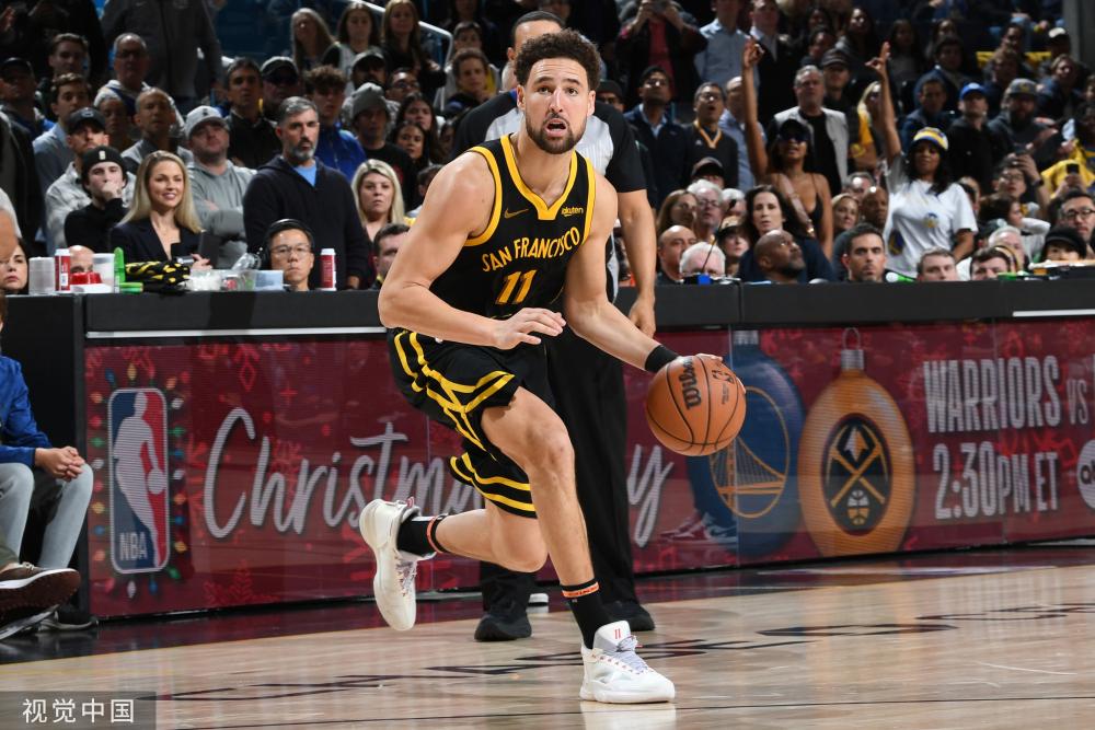 球队走出低 球队走出低