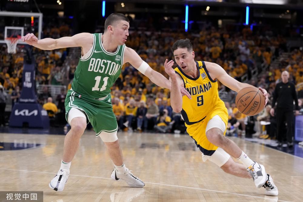 在财政和经 在财政和经