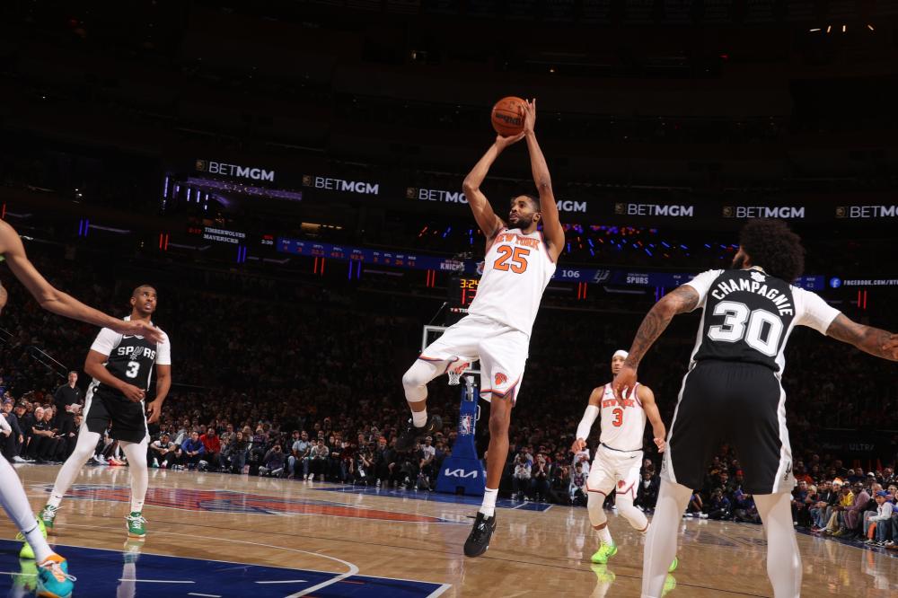 活塞仿佛迎 活塞仿佛迎